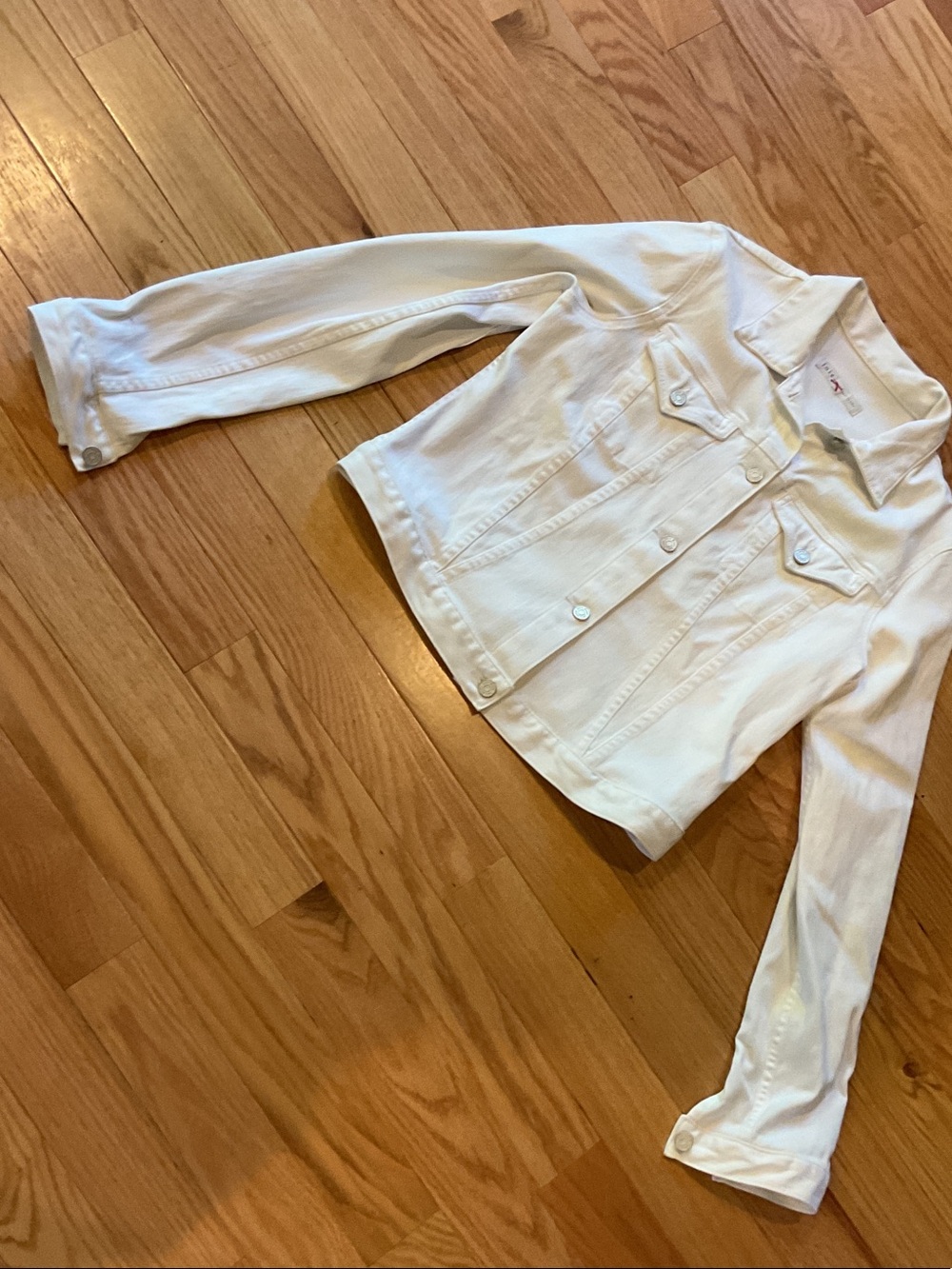 Joie White Lightweight Jean Jacket like new has dirt smudge back large NWOT - Picture 3 of 16